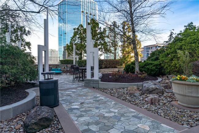 Building Photo - 3324 Peachtree Rd