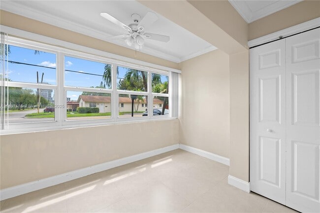 Building Photo - 329 SE 3rd St