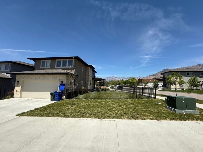 Building Photo - Gorgeous 4 Bedroom Home in Ogden