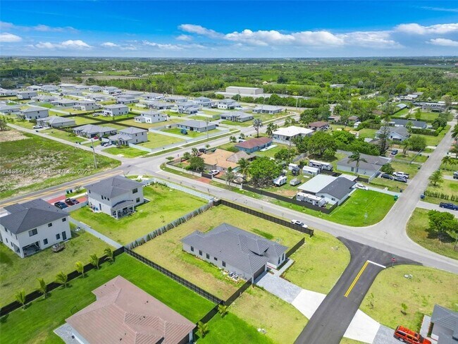 Building Photo - 32206 SW 196th Ave