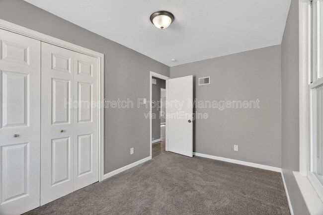 Building Photo - 9625 Theodosia Ave