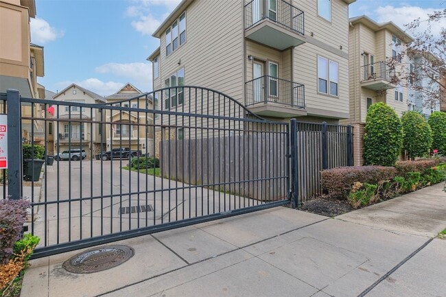 Building Photo - 6011 Kansas St