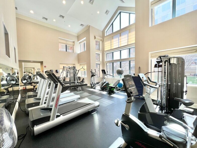 Building Photo - 3830 9th St N