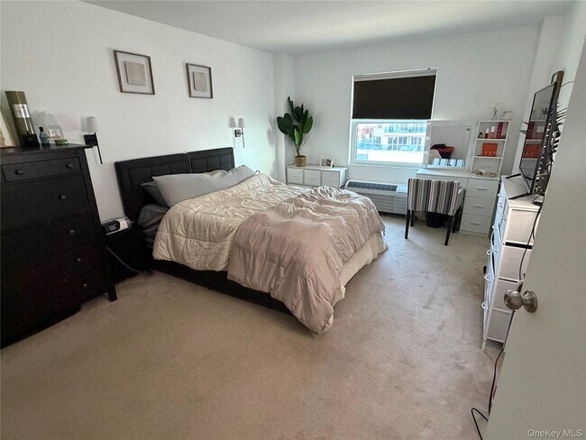 Building Photo - 360 Shore Rd