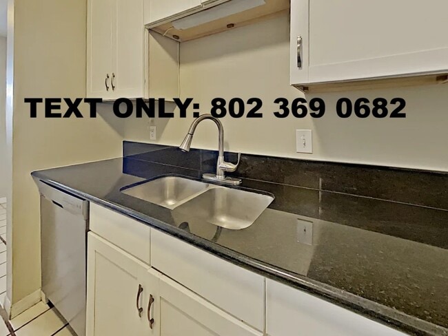 Building Photo - 812 65th Ave W