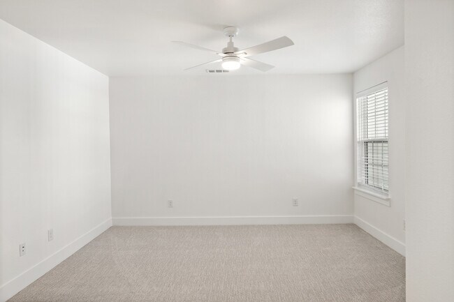 Building Photo - 5811 S 31st St