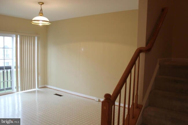 Building Photo - 24651 Kings Canyon Square