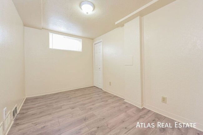 Building Photo - 1479 W Byers Pl