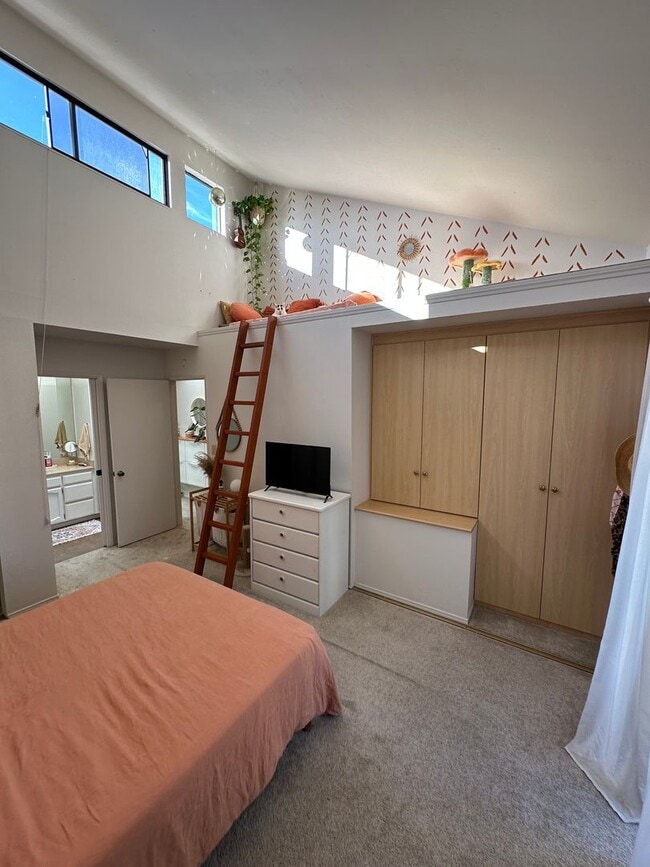 Building Photo - 1221 Essex St