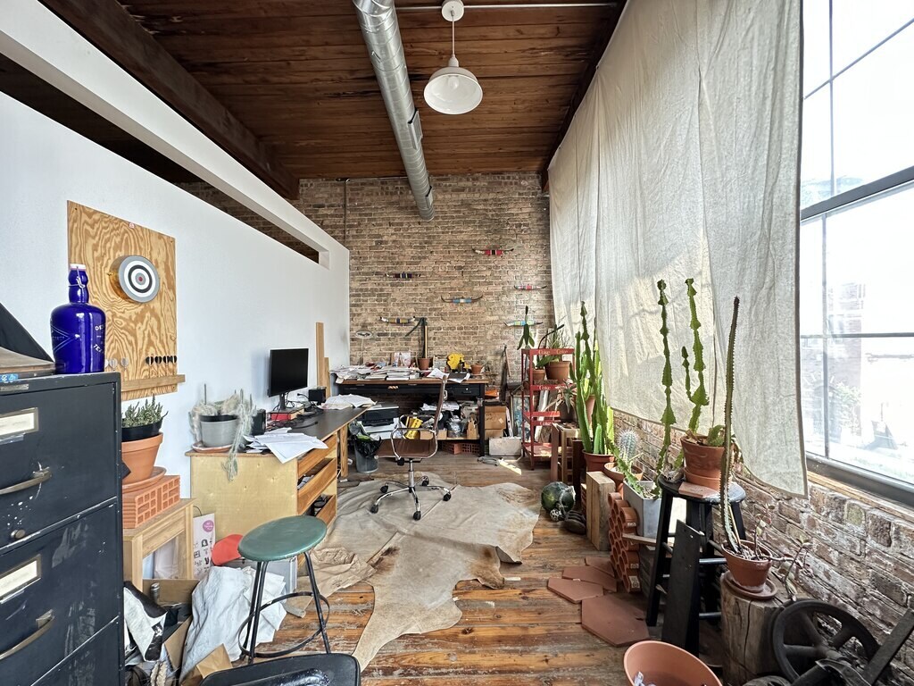 Building Photo - 3124 W Carroll Ave