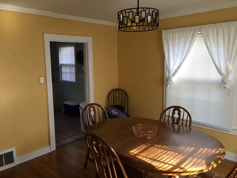 Dining Room - 1304 Dunklin St