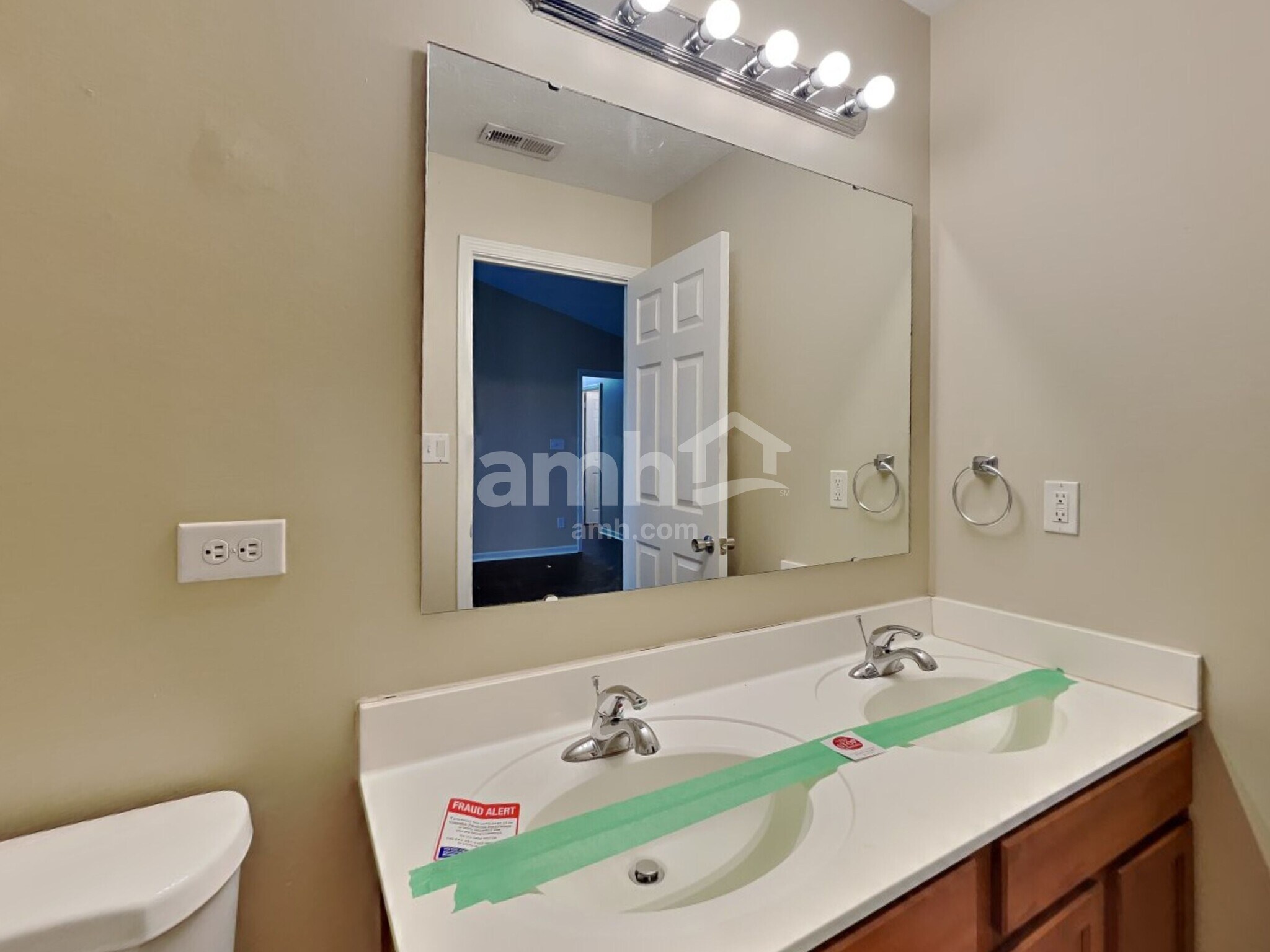 Building Photo - 2488 Liatris Dr