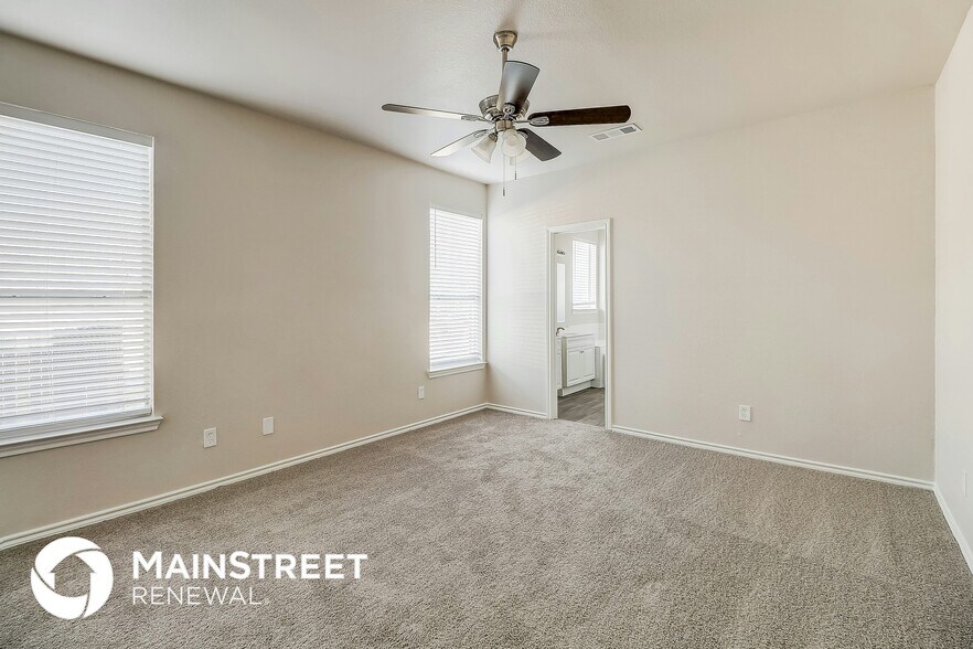 Building Photo - 715 S Parks Dr