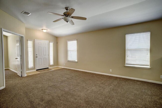 Building Photo - 319 Wildcat Dr