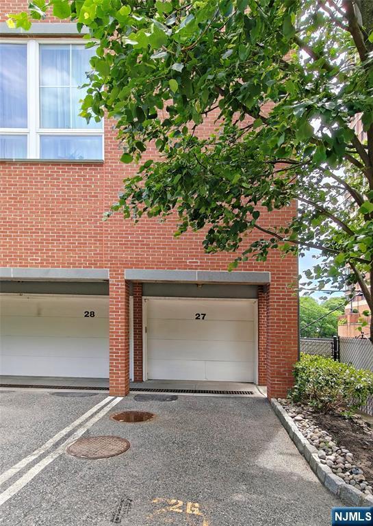 Building Photo - 1600 Kaufer Ln