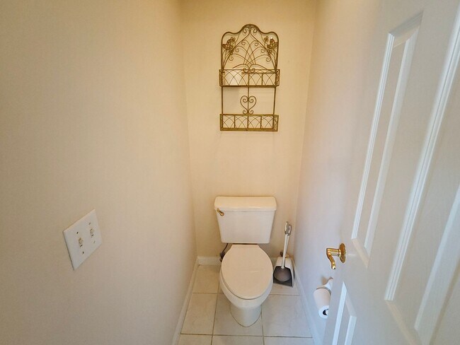 Building Photo - Florida Living at Its Best – 3BR Home with Hot Tub & Resort Amenities