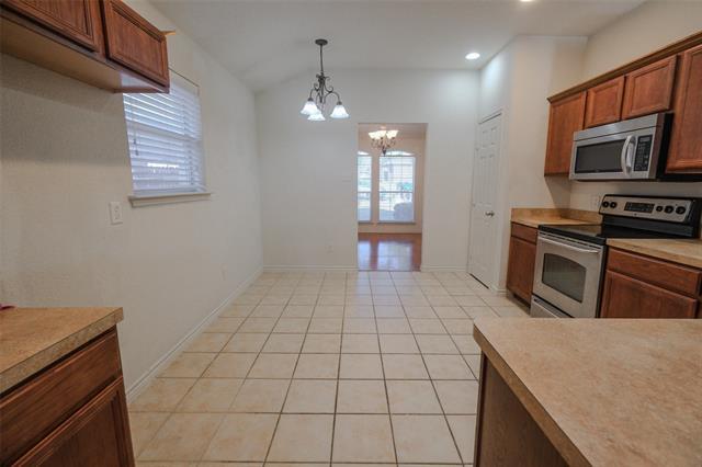 Building Photo - 1021 N Rhea Dr
