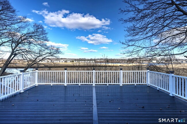 Building Photo - 206 Bridgeview Pl