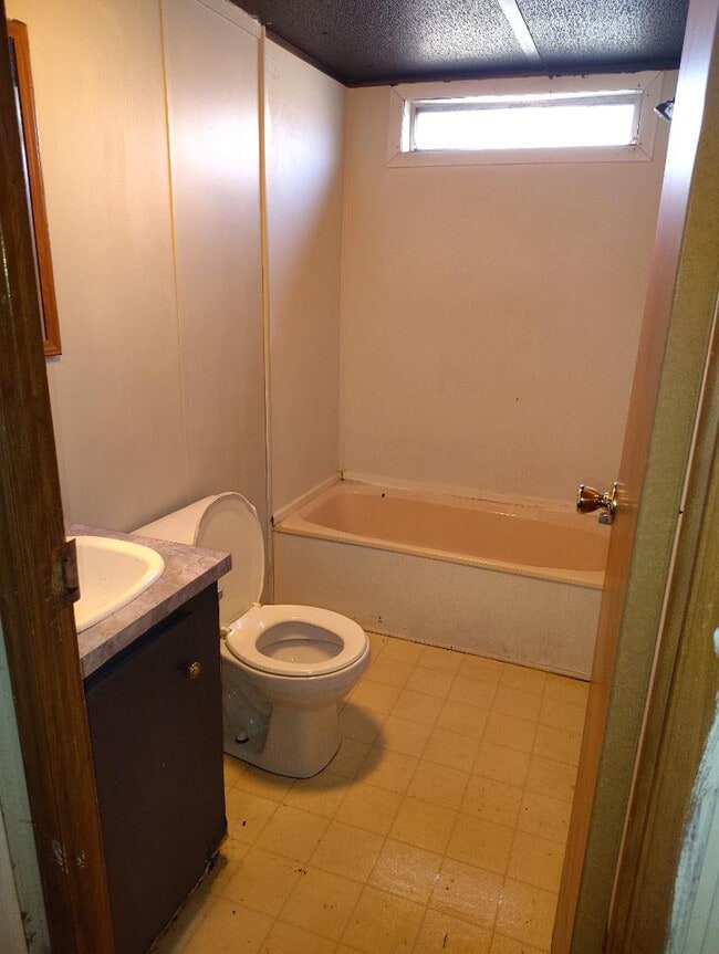 Building Photo - 11 Stewart Pines Loop NE