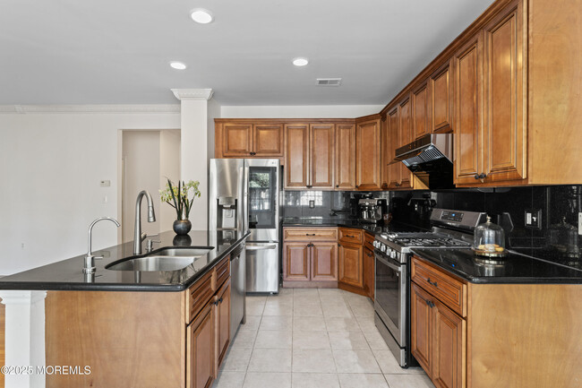 Building Photo - 5 Mulberry Ln