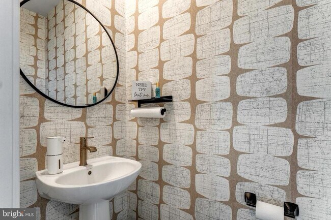 Building Photo - 11716 Emily Dickinson Pl