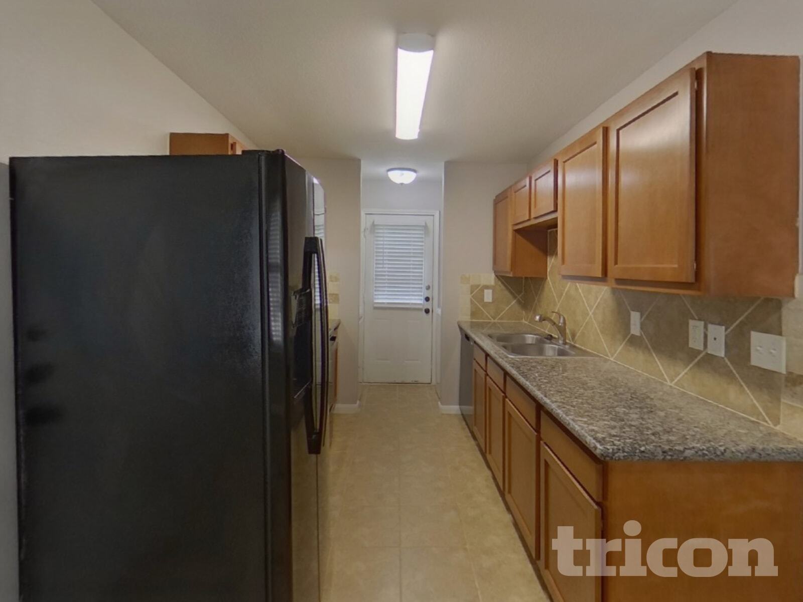 Building Photo - 10951 Royal Forest Dr