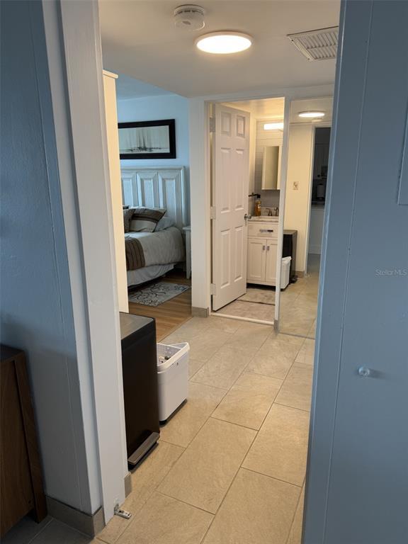 Building Photo - 33 S Gulfstream Ave