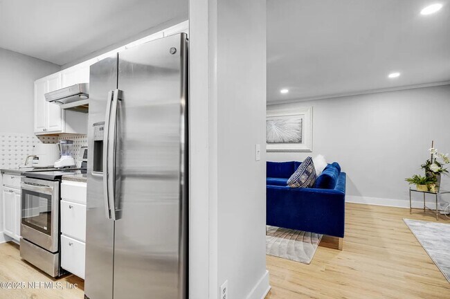 Building Photo - 4315 Plaza Gate Ln S