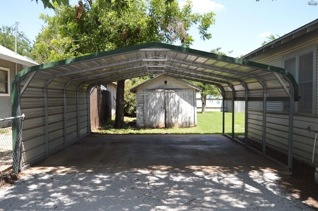 Building Photo - 1409 Bell St