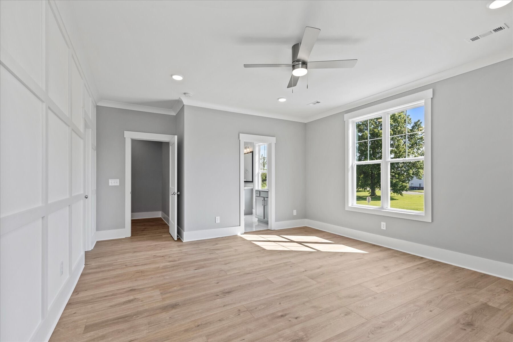 Building Photo - 321 Old Shackle Island Rd