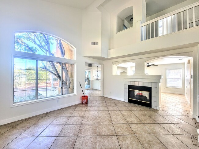 Primary Photo - Gorgeous Paloma Del Sol Home - Newer paint...