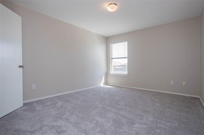 Building Photo - 311 Quarter Ave