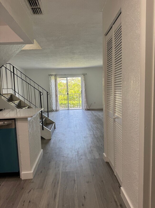 Building Photo - AVAILABLE NOW For Rent 2BD/2.5BA FULLY REN...