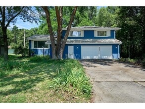 Building Photo - 565 Transit Ave