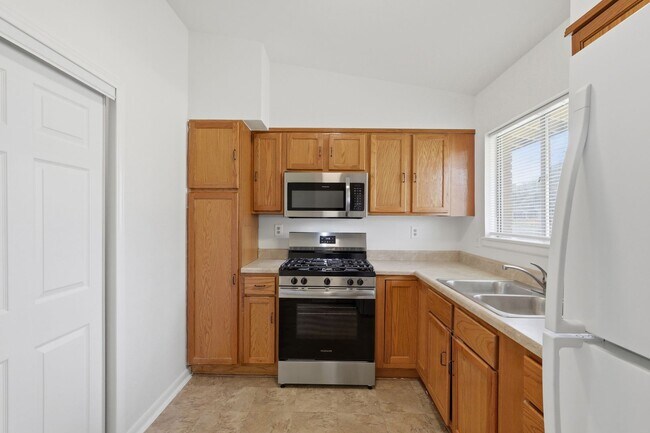 Building Photo - 803 Oblate Dr