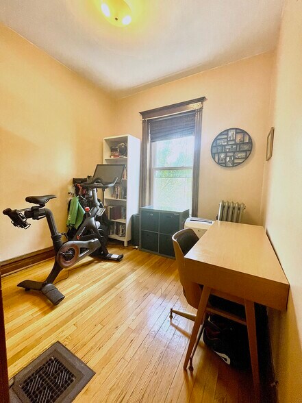 Bedroom 3 - 5034 N Western Ave