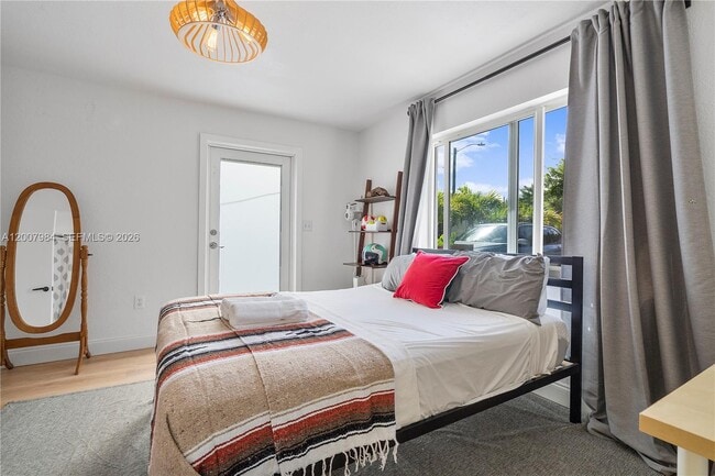 Building Photo - 2380 NE 137th St