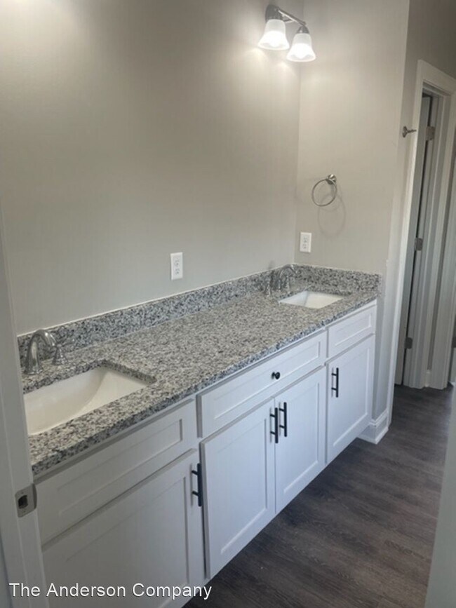 Building Photo - 3 br, 2.5 bath House - 116 Chapel Court