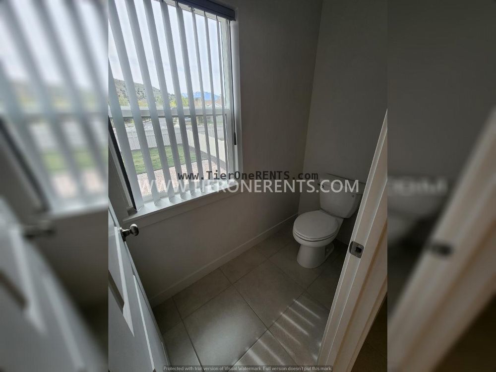 Building Photo - This property offers a NO DEPOSIT option available for qualified renters!