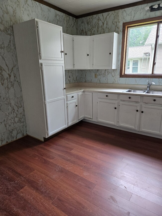 Building Photo - 1009 3rd Ave