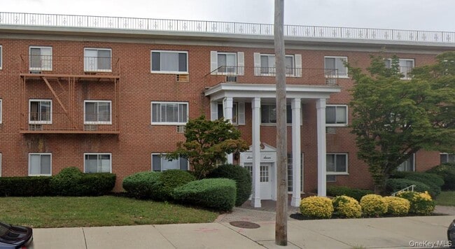 Primary Photo - 77 Lenox Rd