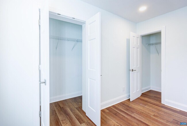 Building Photo - 1243 Cedars Ct