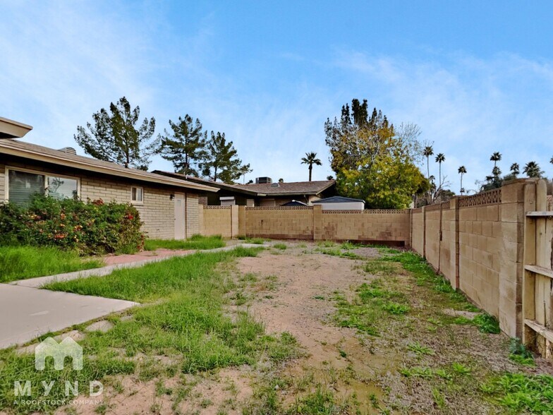 Building Photo - 2009 W Newcastle Cir