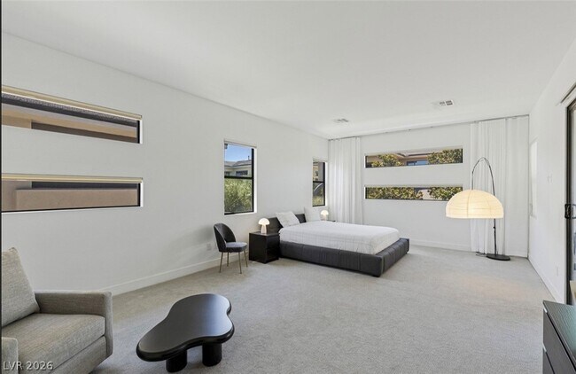 Building Photo - 47 Pristine Glen St