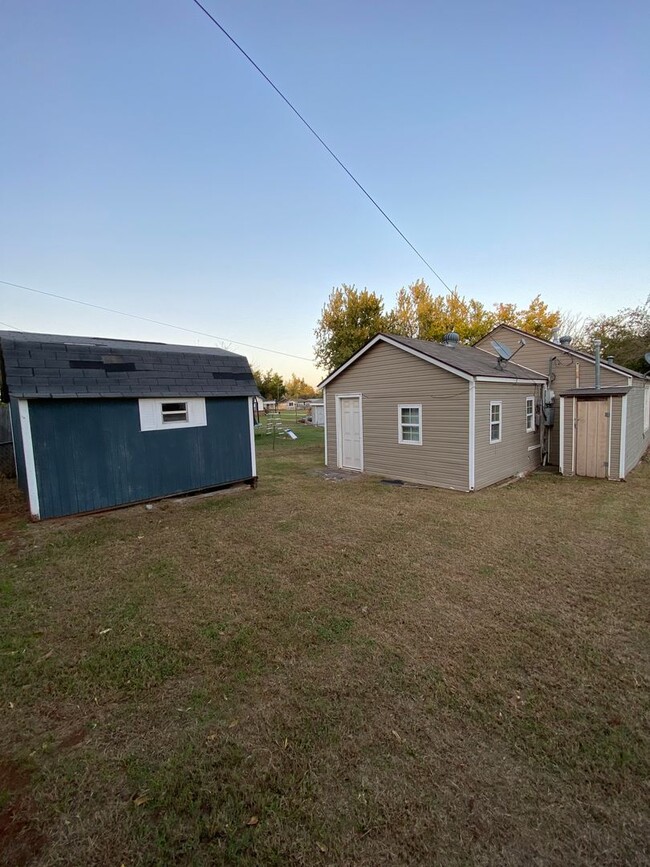 Building Photo - (2) Bed in Blanchard w/ Storm Shelter! Ava...