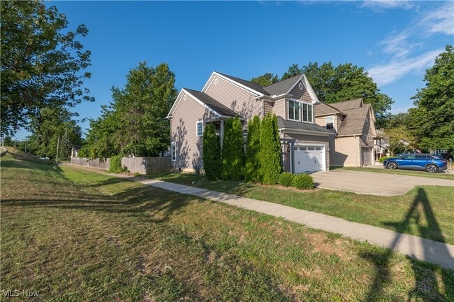 Building Photo - 23711 Wolf Rd