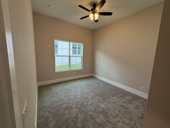 Building Photo - 547 Sanctuary Golf Pl