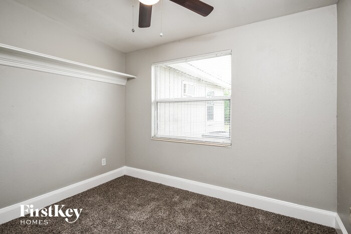Building Photo - 8013 Powell Dr