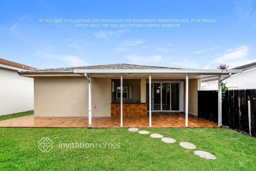 Building Photo - 16880 SW 141st Ct