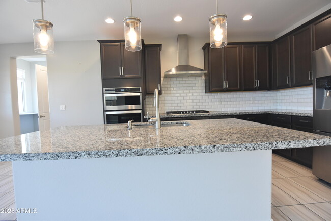 Building Photo - 250 E Wisteria Dr